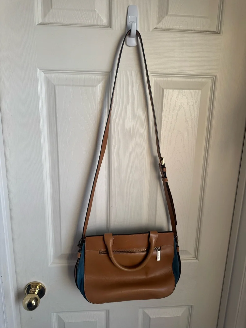 Michael Kors Crossbody Messenger Bag - Picture 2 of 6